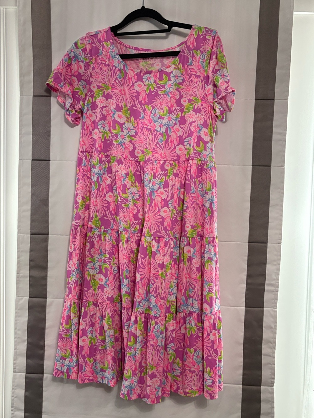 Lilly Pulitzer Pink Floral Scoop Neck Dress jodee tiered dress small